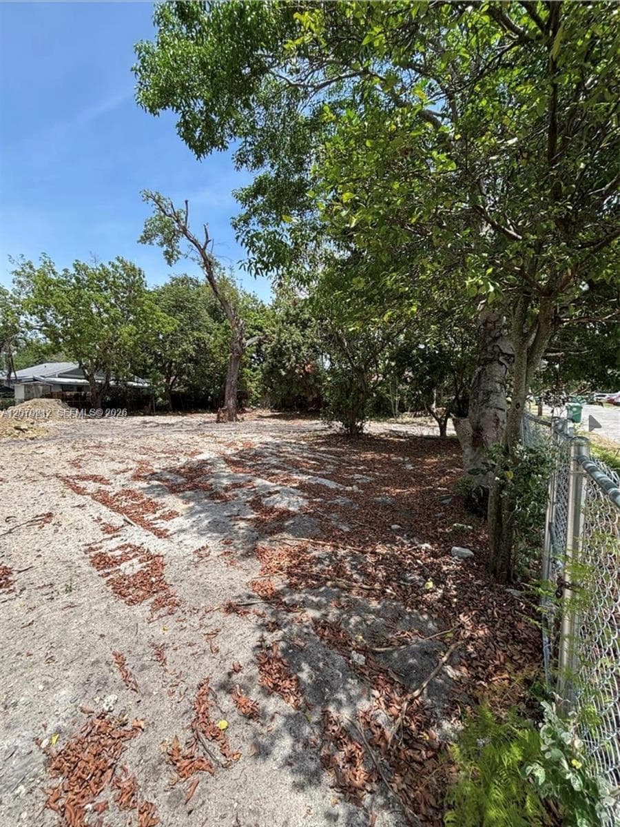 301 NE 58 St, Miami, FL 33137 photo 3