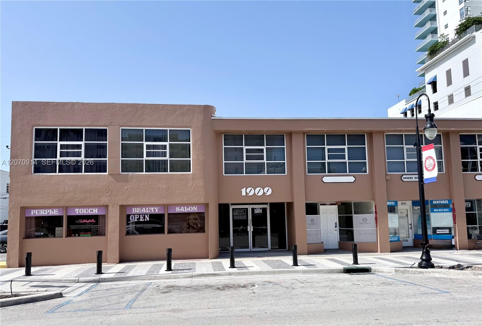 1905 - 1909 Harrison St, Hollywood, FL 33020 photo 2