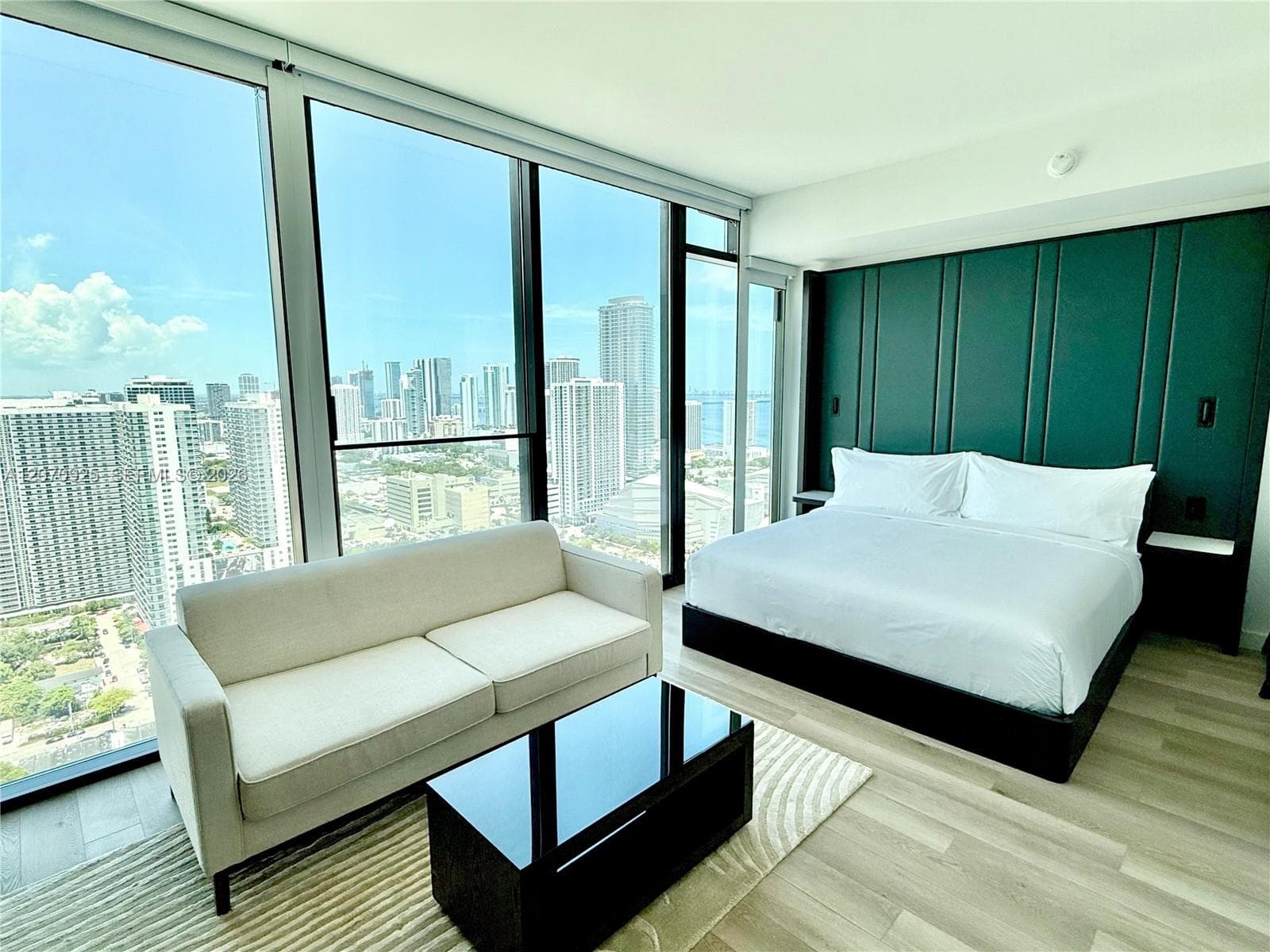 20 NE 11 street # 3605, Miami, FL 33132 photo 3