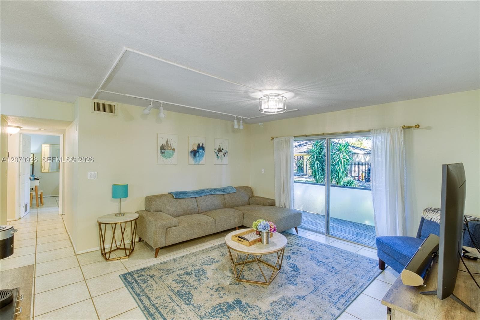 3095 N Oakland Forest Dr # 104, Oakland Park, FL 33309 photo 5