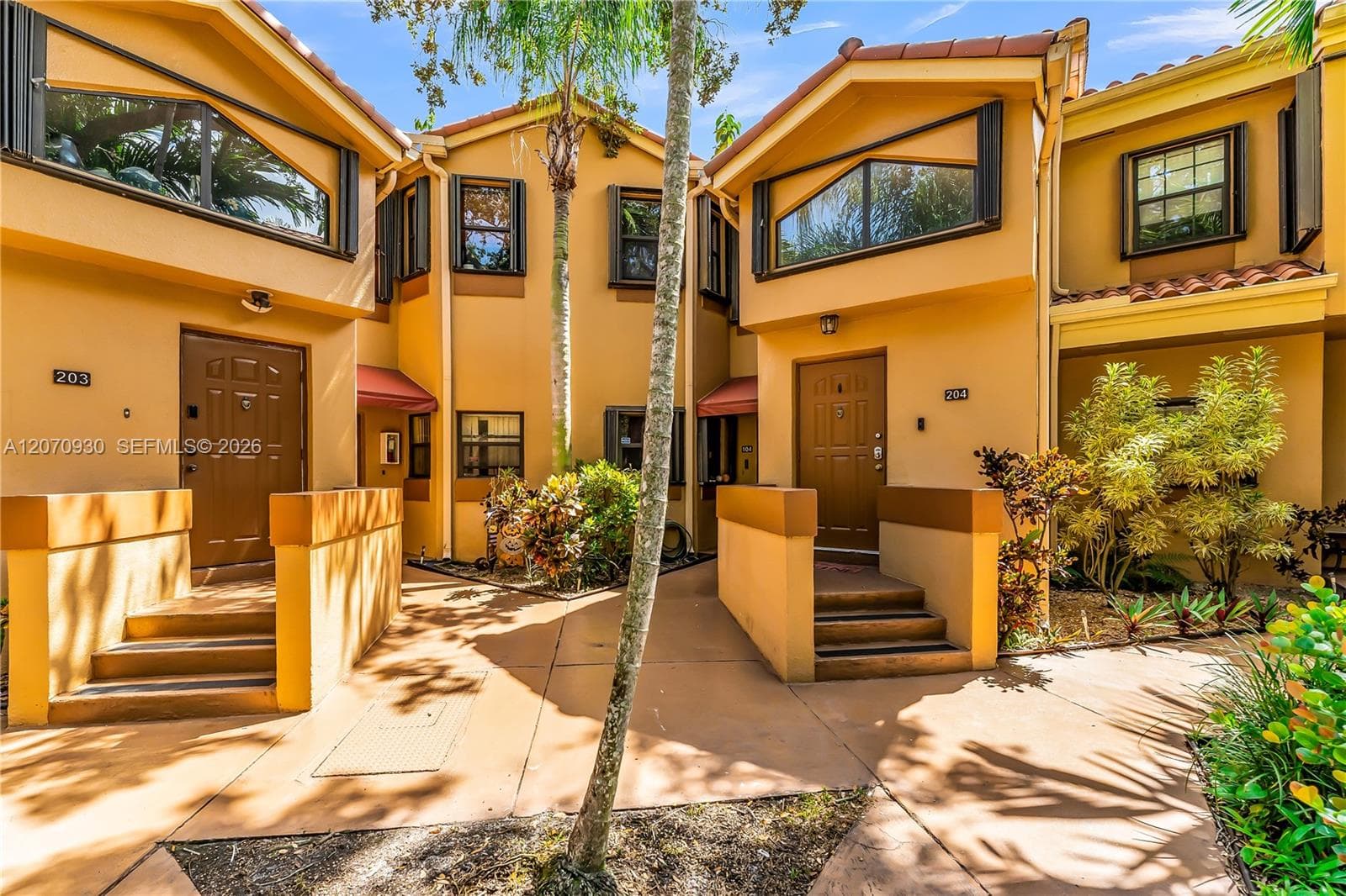 15563 N Miami Lakeway N # 204, Miami Lakes, FL 33014