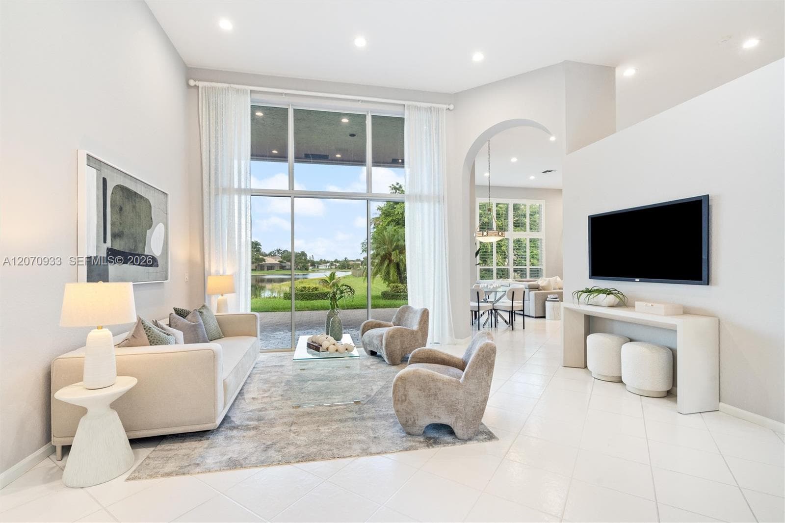 2733 Meadowood Dr, Weston, FL 33332 photo 4