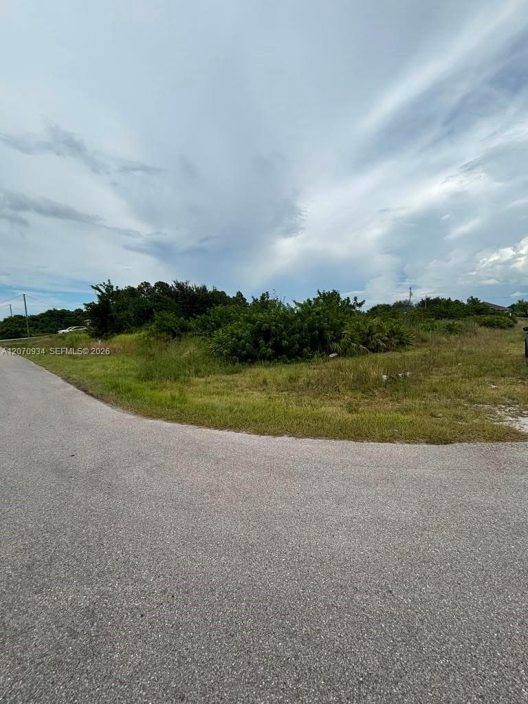 1609 Flora Ave S, Lehigh Acres, FL 33976