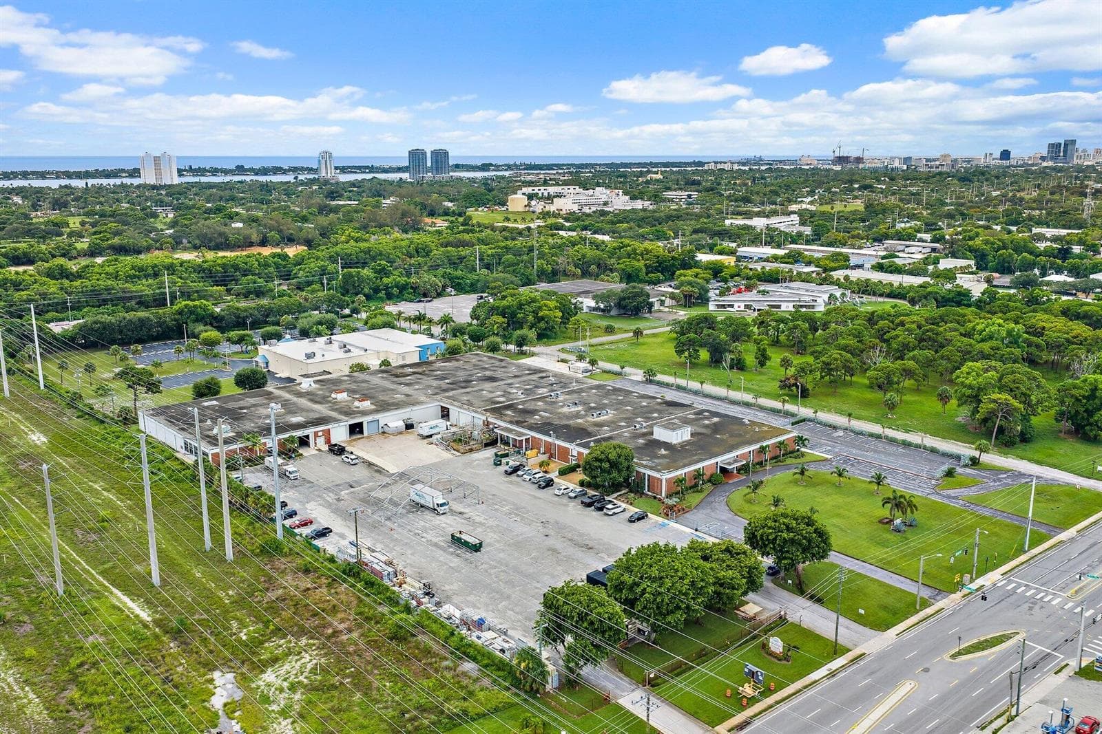 5900 N AUSTRALIAN Avenue, Mangonia Park, FL 33407 photo 2