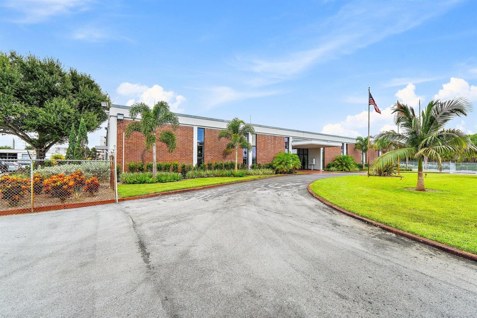 5900 N AUSTRALIAN Avenue, Mangonia Park, FL 33407 photo 3