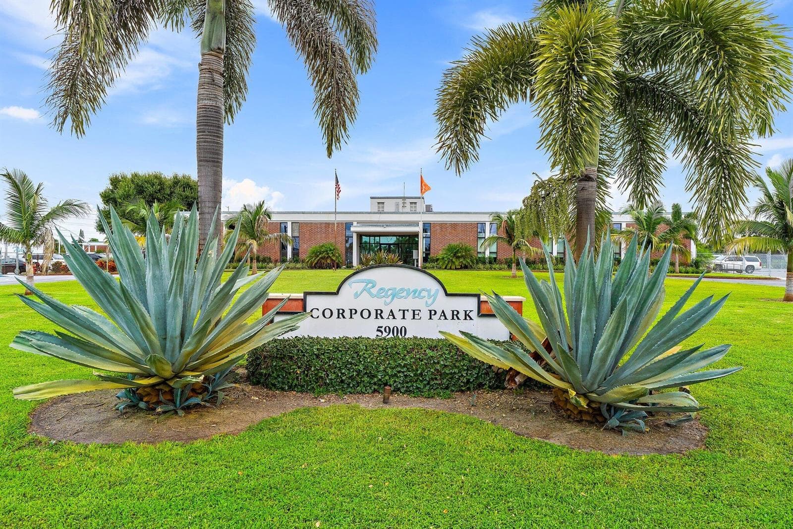 5900 N AUSTRALIAN Avenue, Mangonia Park, FL 33407 photo 4
