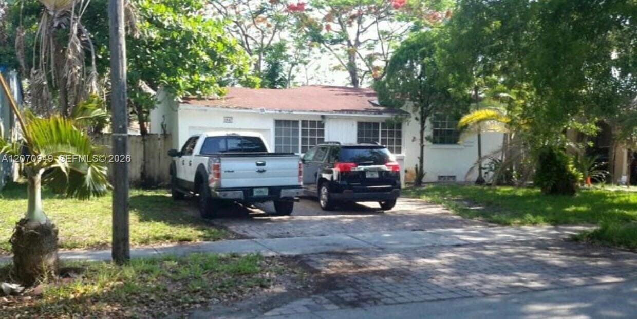 1841 Mayo St, Hollywood, FL 33020 photo 2