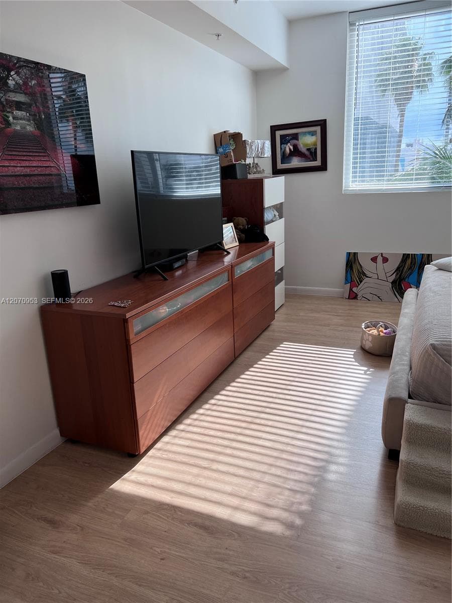 253 NE 2nd St # 902, Miami, FL 33132 photo 5