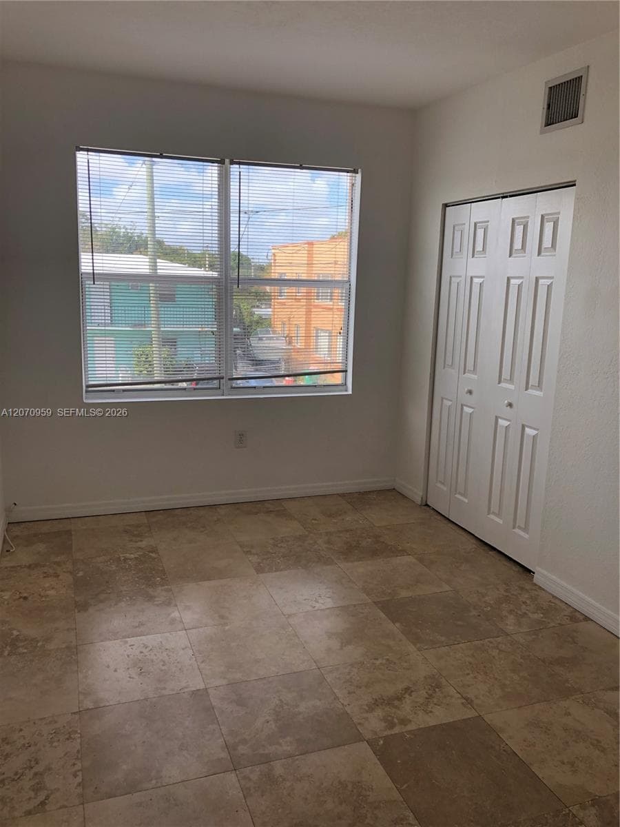 953 SW 10th St # 12, Miami, FL 33130 photo 2