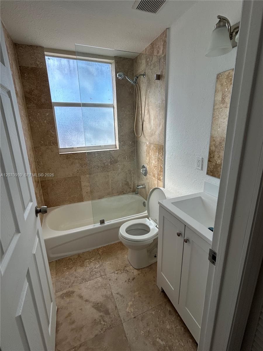 953 SW 10th St # 12, Miami, FL 33130 photo 4
