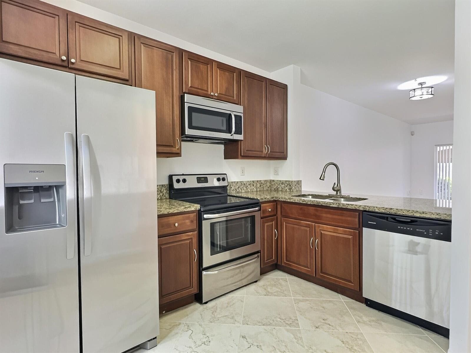 8833 S ISLES Circle # 8833, Tamarac, FL 33321 photo 5