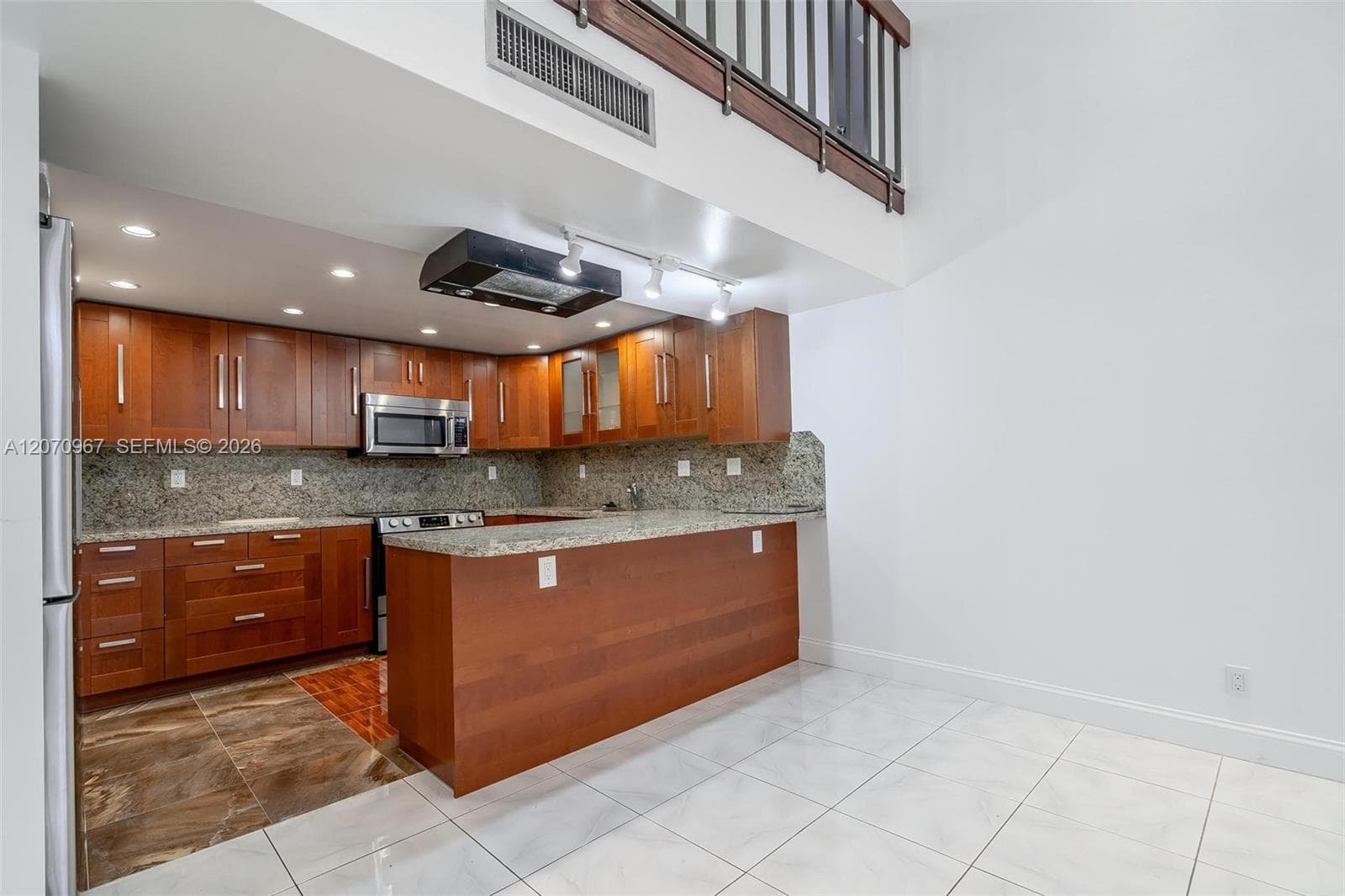 20347 W Country Club Dr # TH15, Aventura, FL 33180 photo 4