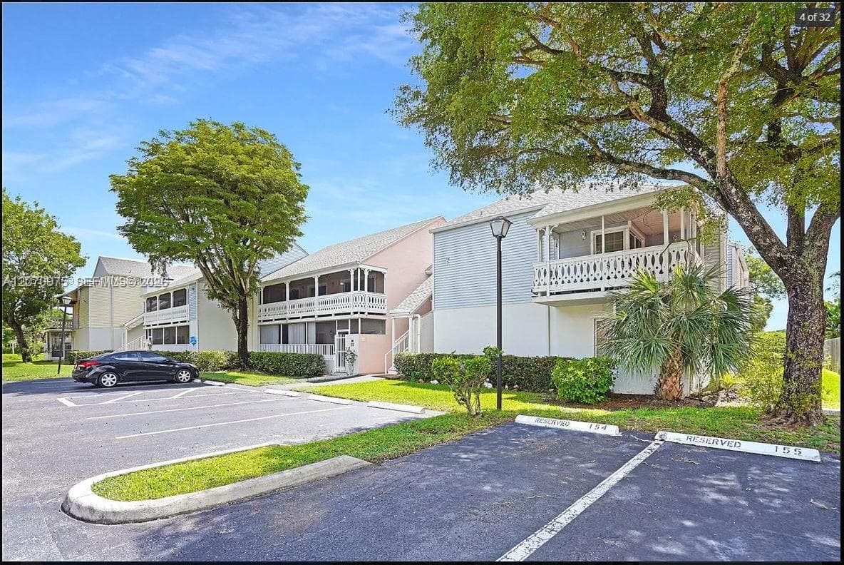 10521 Mahogany Key Cir # 207, Miami, FL 33196