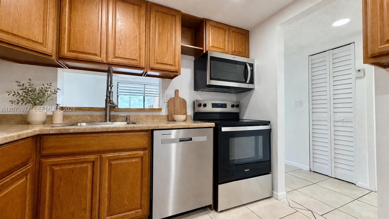 8615 NW 8th St # 421, Miami, FL 33126 photo 5