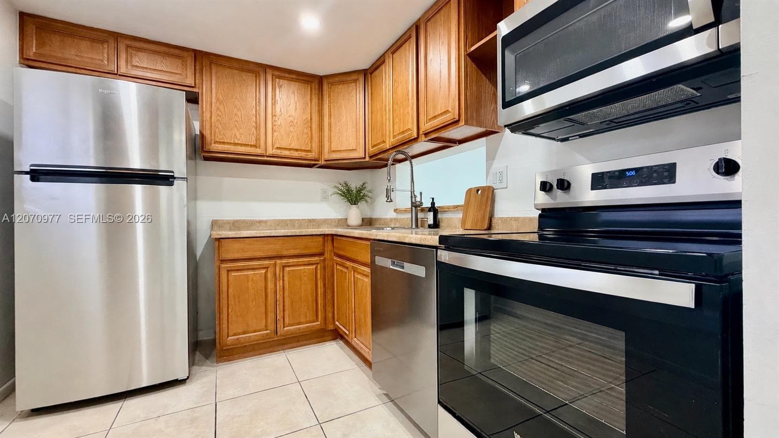 8615 NW 8th St # 421, Miami, FL 33126 photo 4