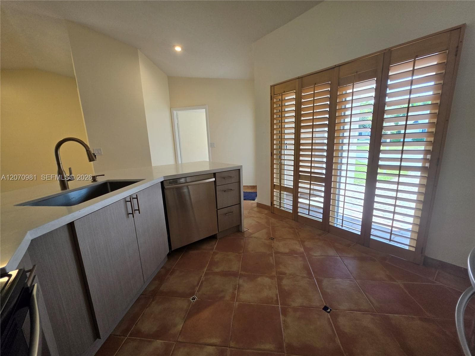 10076 NW 51st Ter, Doral, FL 33178 photo 5