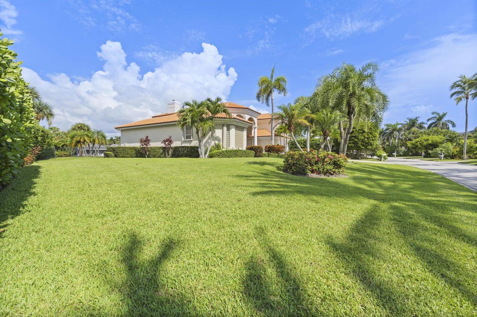 9 ISLAND Road, Sewalls Point, FL 34996 photo 5