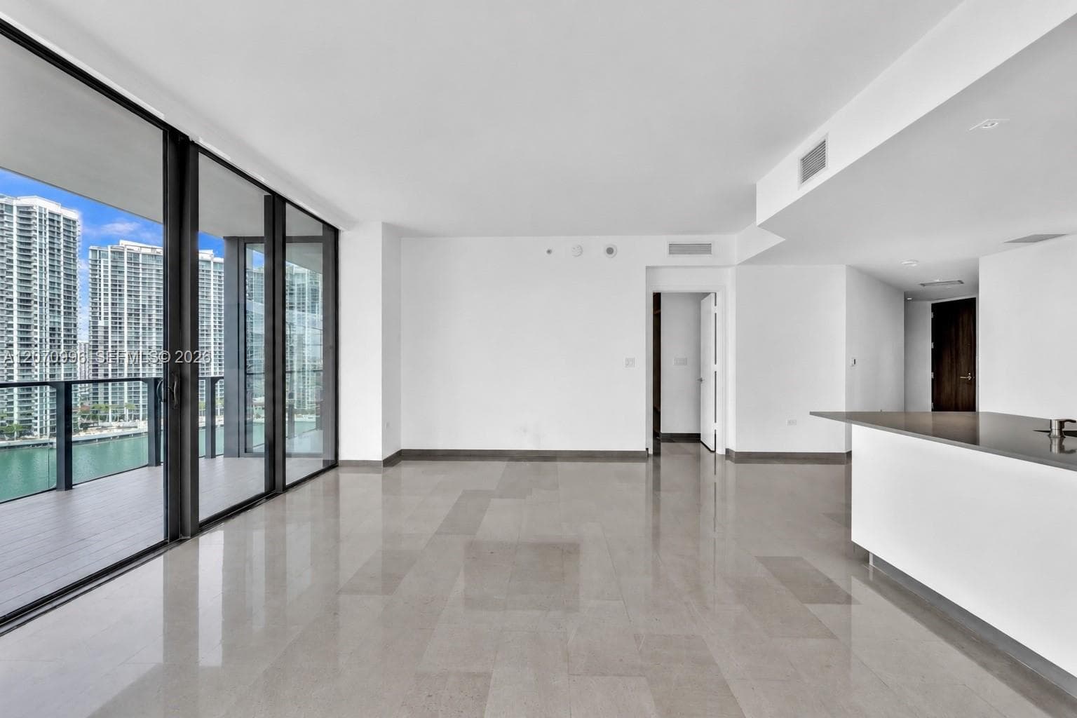 68 SE 6th St # 1702, Miami, FL 33131 photo 3