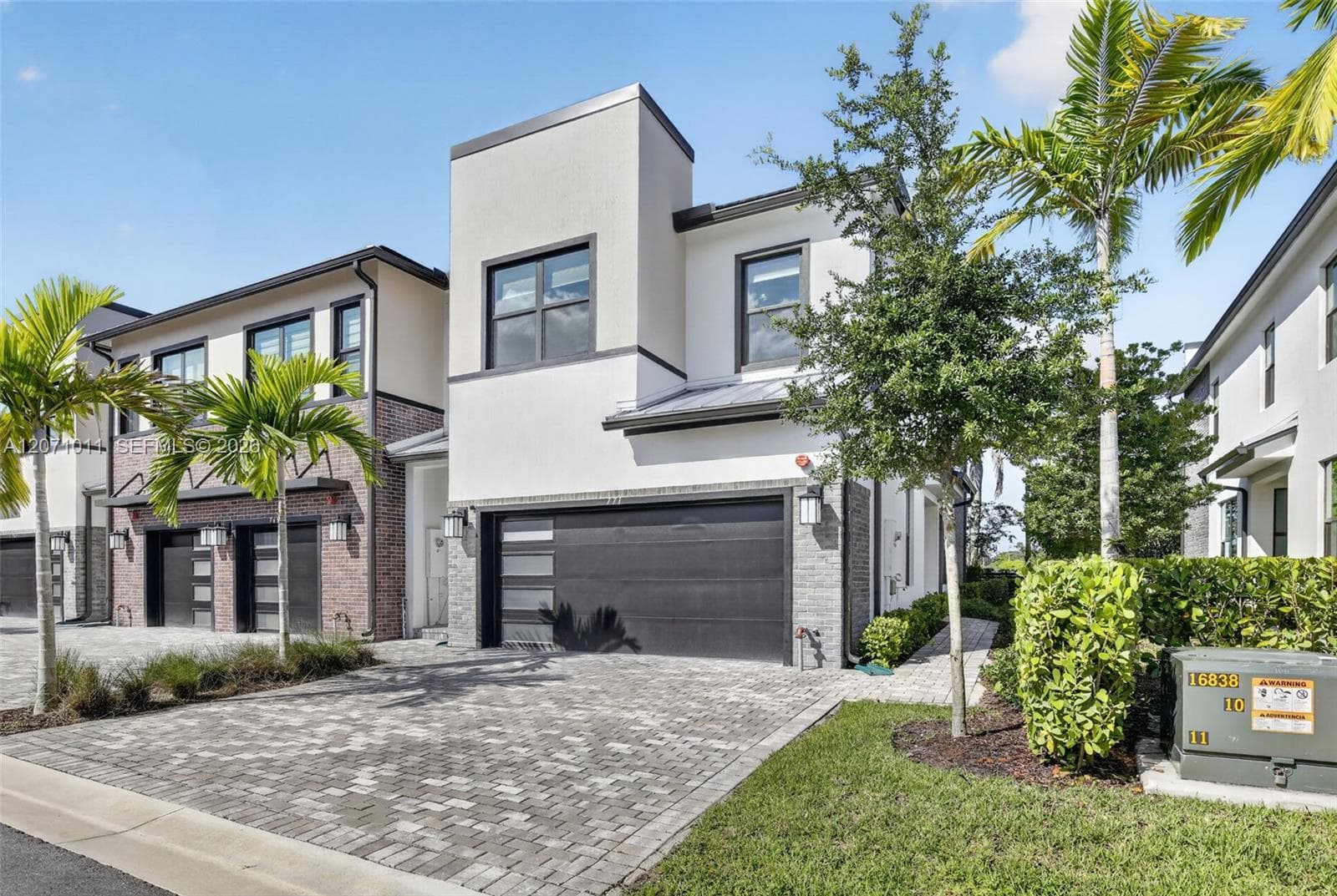 771 NW 84th Ter, Plantation, FL 33324 photo 2