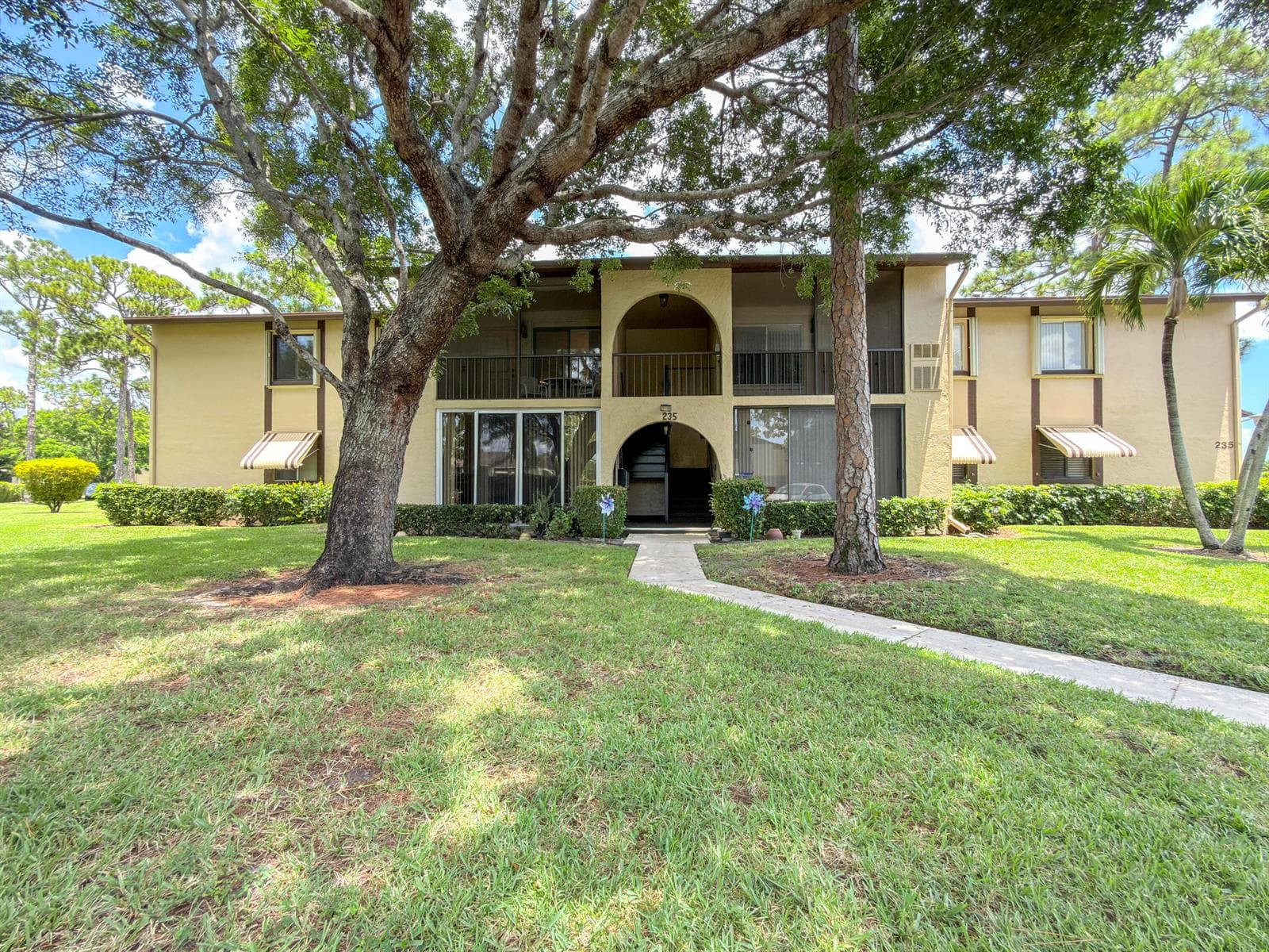 235 PINE HOV Circle # A-2, FL 33463 photo 2