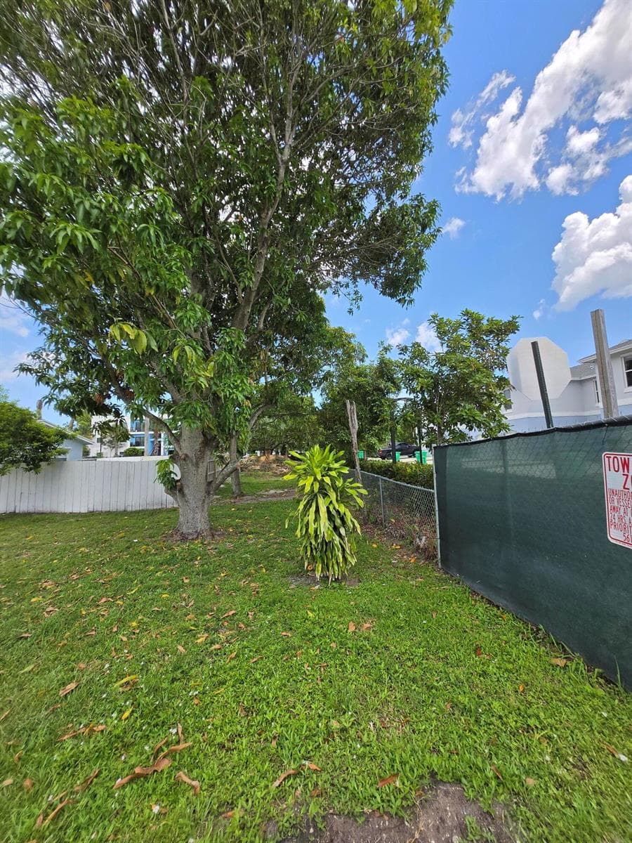 Xxx Patio Court, Lake Worth, FL 33461 photo 3