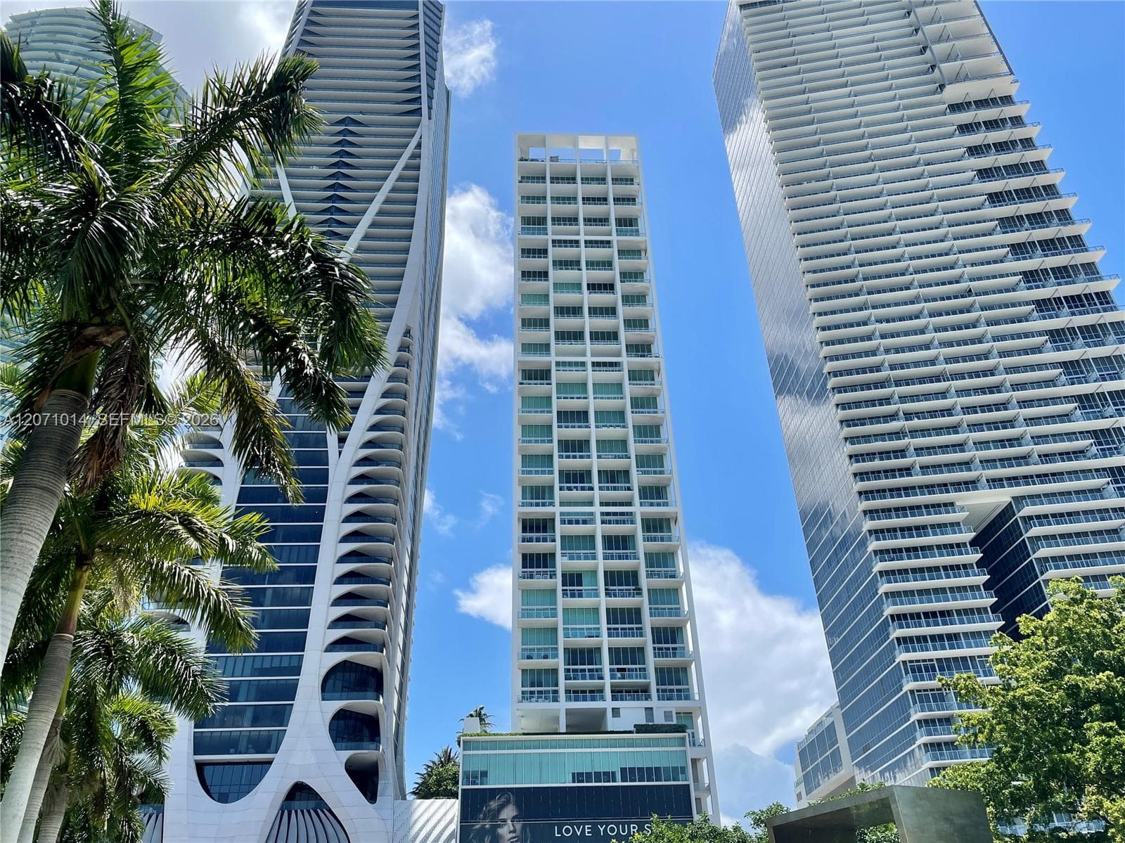 1040 Biscayne Blvd # 3305, Miami, FL 33132