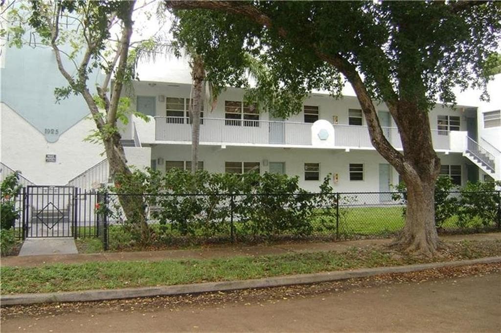 1925 Madison Street # 17, Hollywood, FL 33020