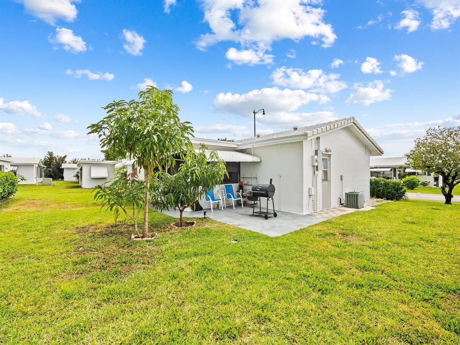 210 NW 25TH Court, Pompano Beach, FL 33064 photo 2