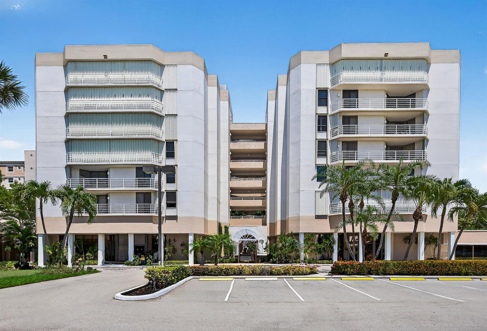 176 HELIOS # 108, Jupiter, FL 33477 photo 5