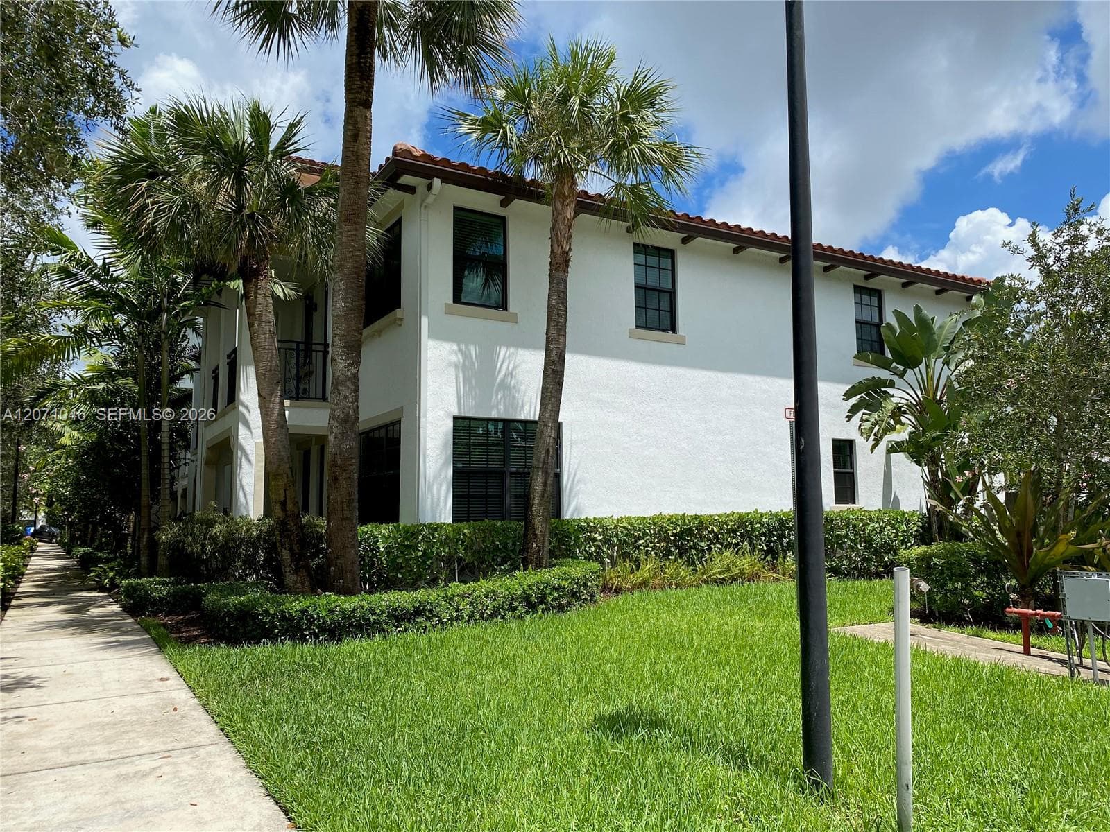 11362 SW 15th St, Pembroke Pines, FL 33025 photo 3