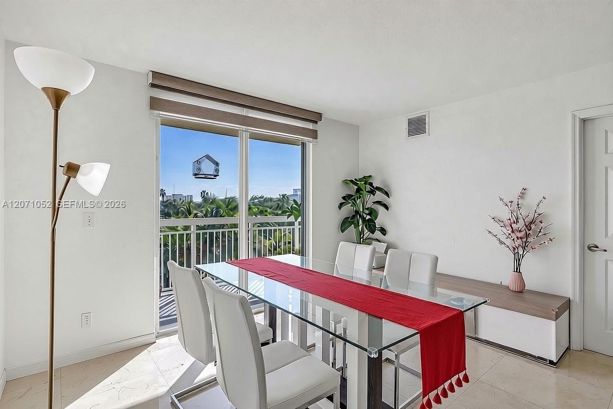 816 NW 11th St # 607, Miami, FL 33136 photo 2