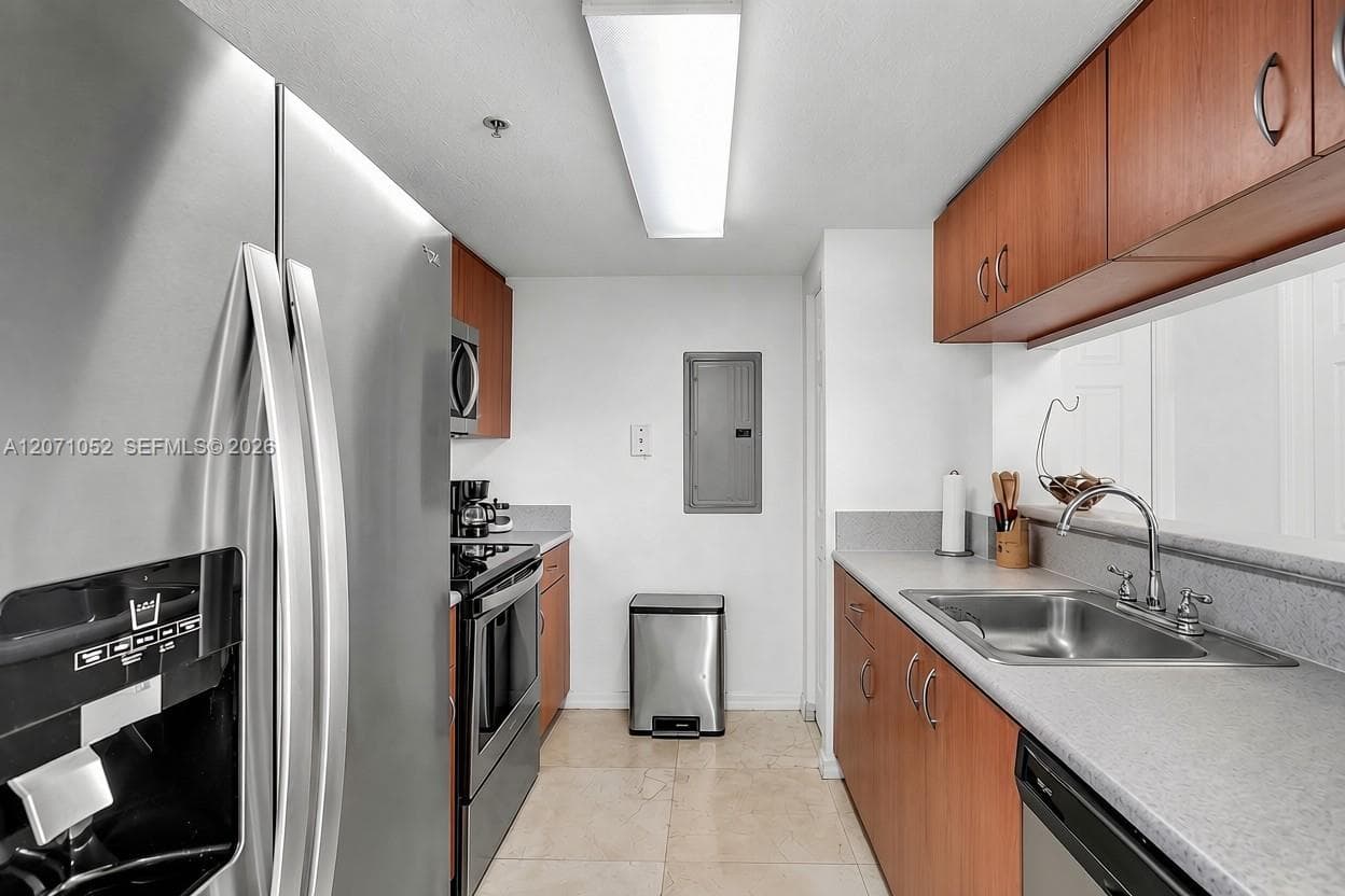 816 NW 11th St # 607, Miami, FL 33136 photo 4