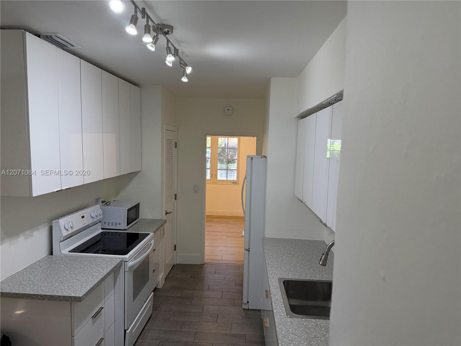 1700 Cortez St, Coral Gables, FL 33134 photo 5