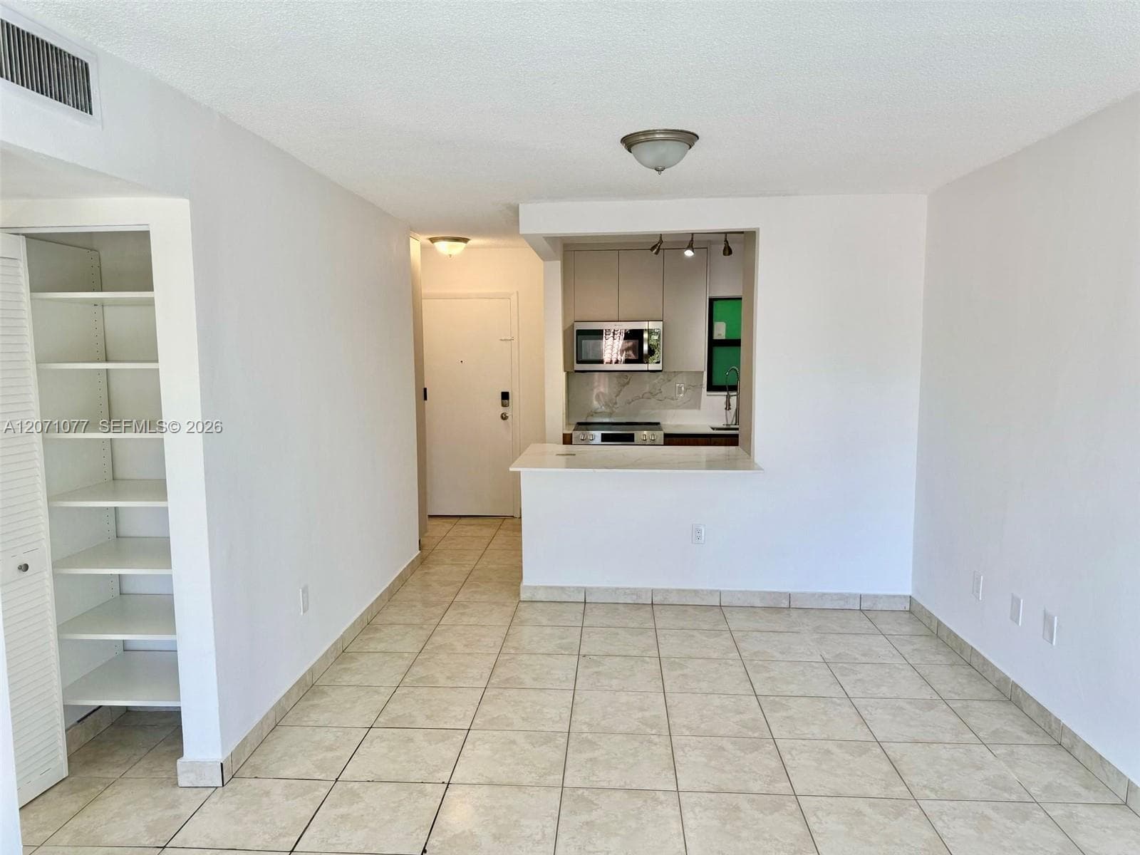 1530 SW 2nd St # 304, Miami, FL 33135 photo 5