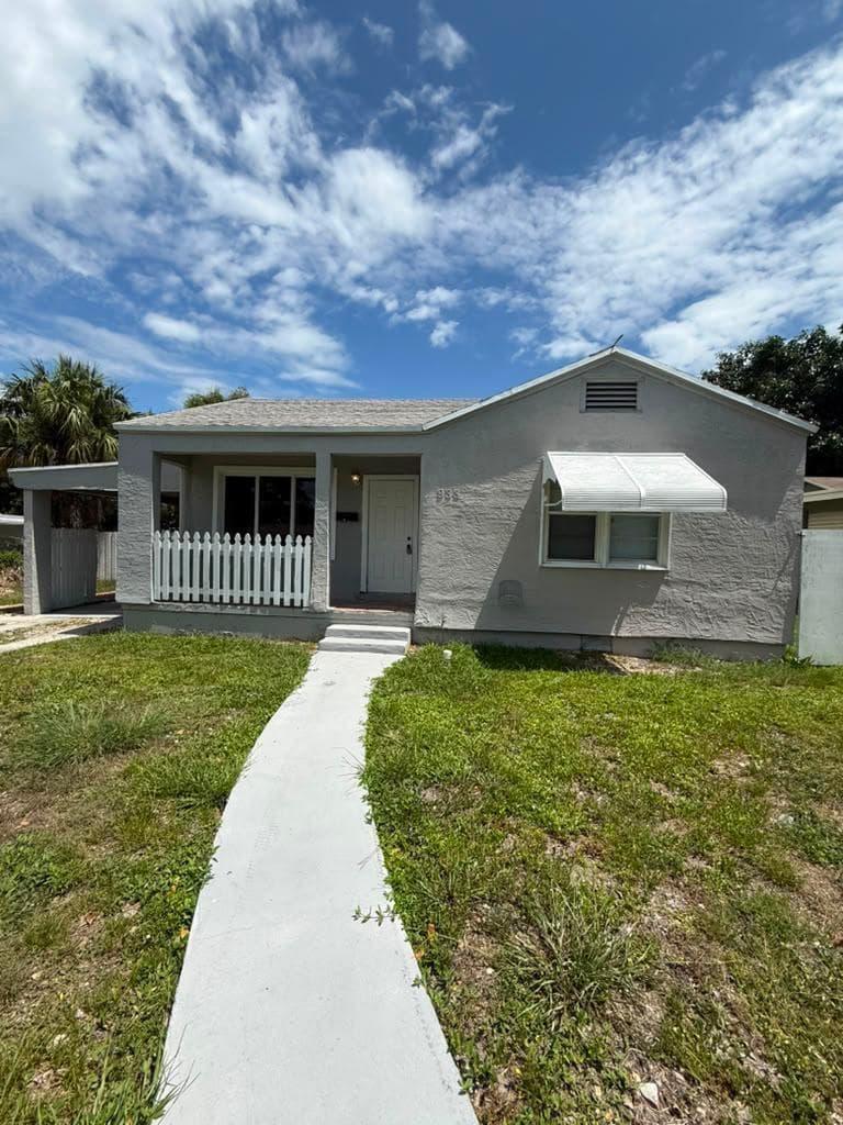 933 30TH Court, West Palm Beach, FL 33407 photo 2