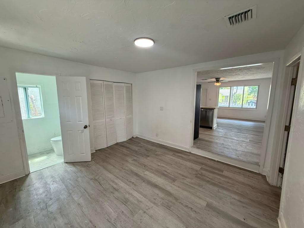 933 30TH Court, West Palm Beach, FL 33407 photo 5