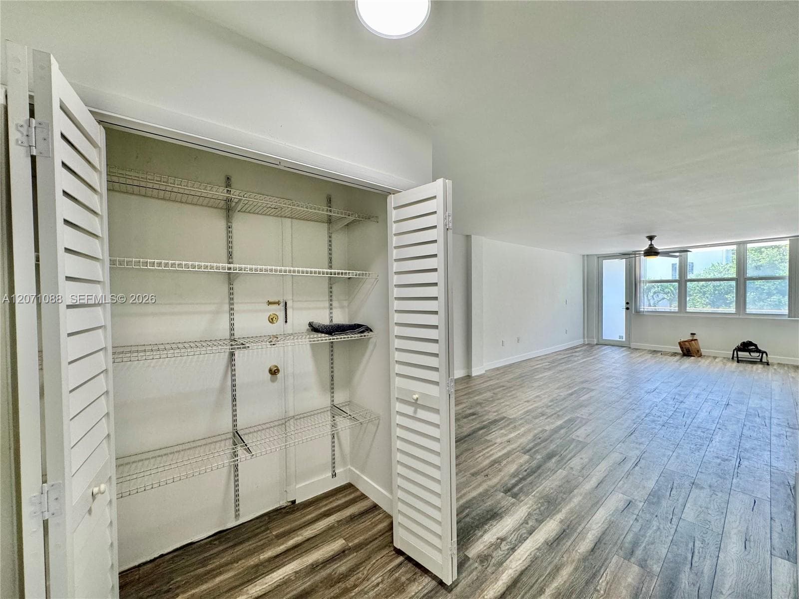245 18th St # 301, Miami Beach, FL 33139 photo 3