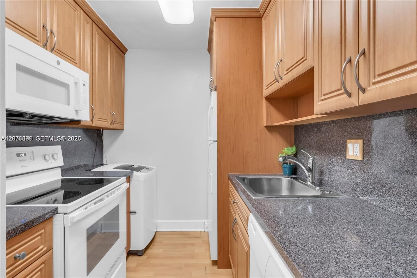 5055 NW 7th St # 504, Miami, FL 33126 photo 5