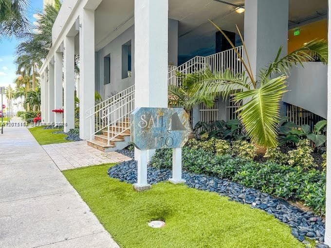 170 SE 14th St # 1506, Miami, FL 33131 photo 2