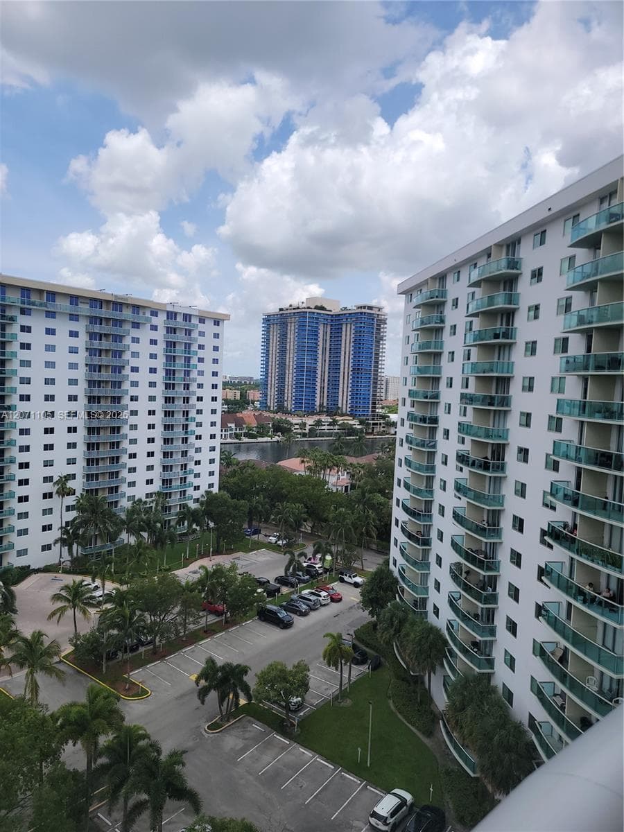 19380 Collins Ave # 1207, Sunny Isles Beach, FL 33160 photo 2