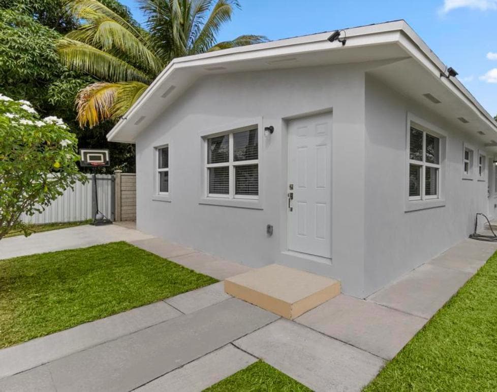 1101 NW 26TH Street, Miami, FL 33127 photo 2
