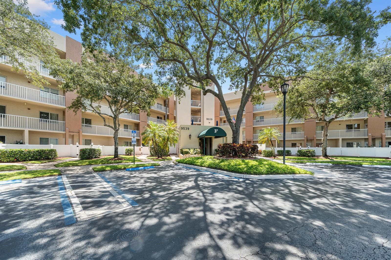 9539 WELDON Circle # F408, Tamarac, FL 33321 photo 2