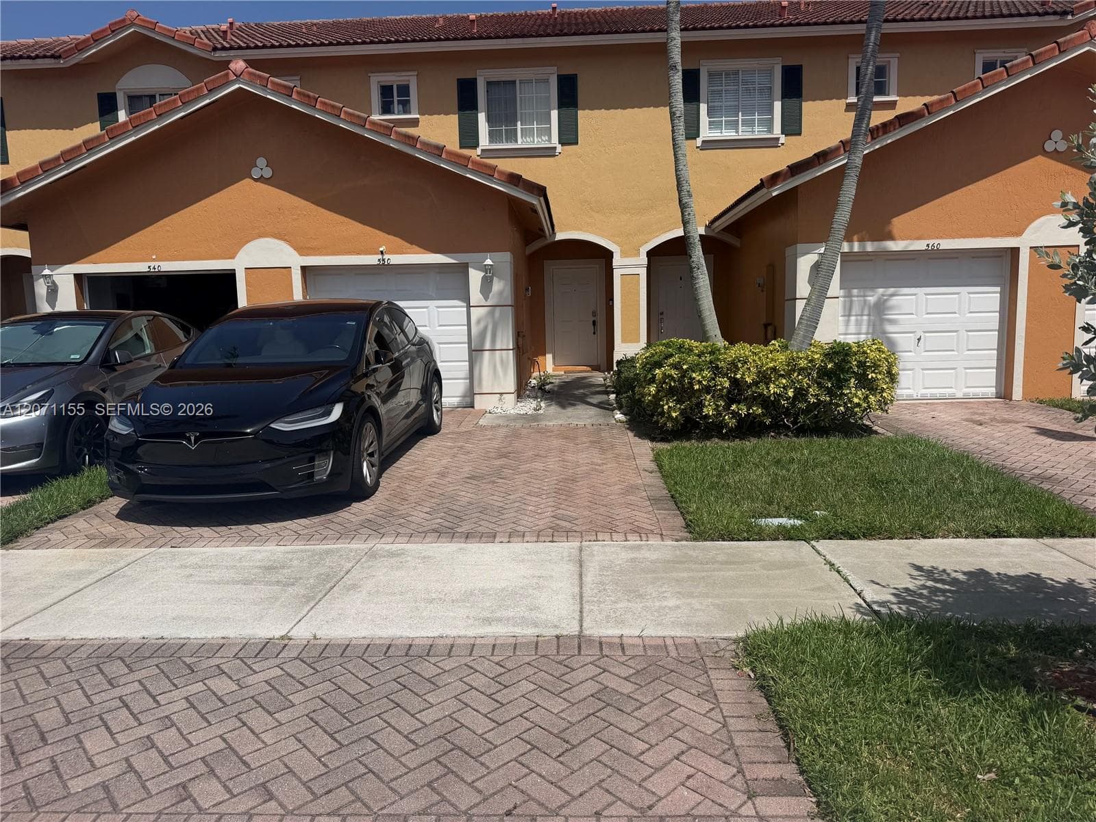 550 Saint Tropez Ln, Margate, FL 33068 photo 2
