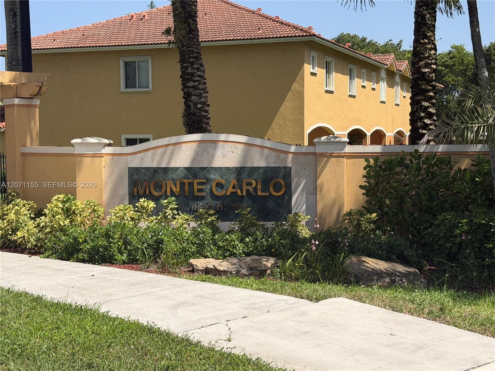 550 Saint Tropez Ln, Margate, FL 33068 photo 3