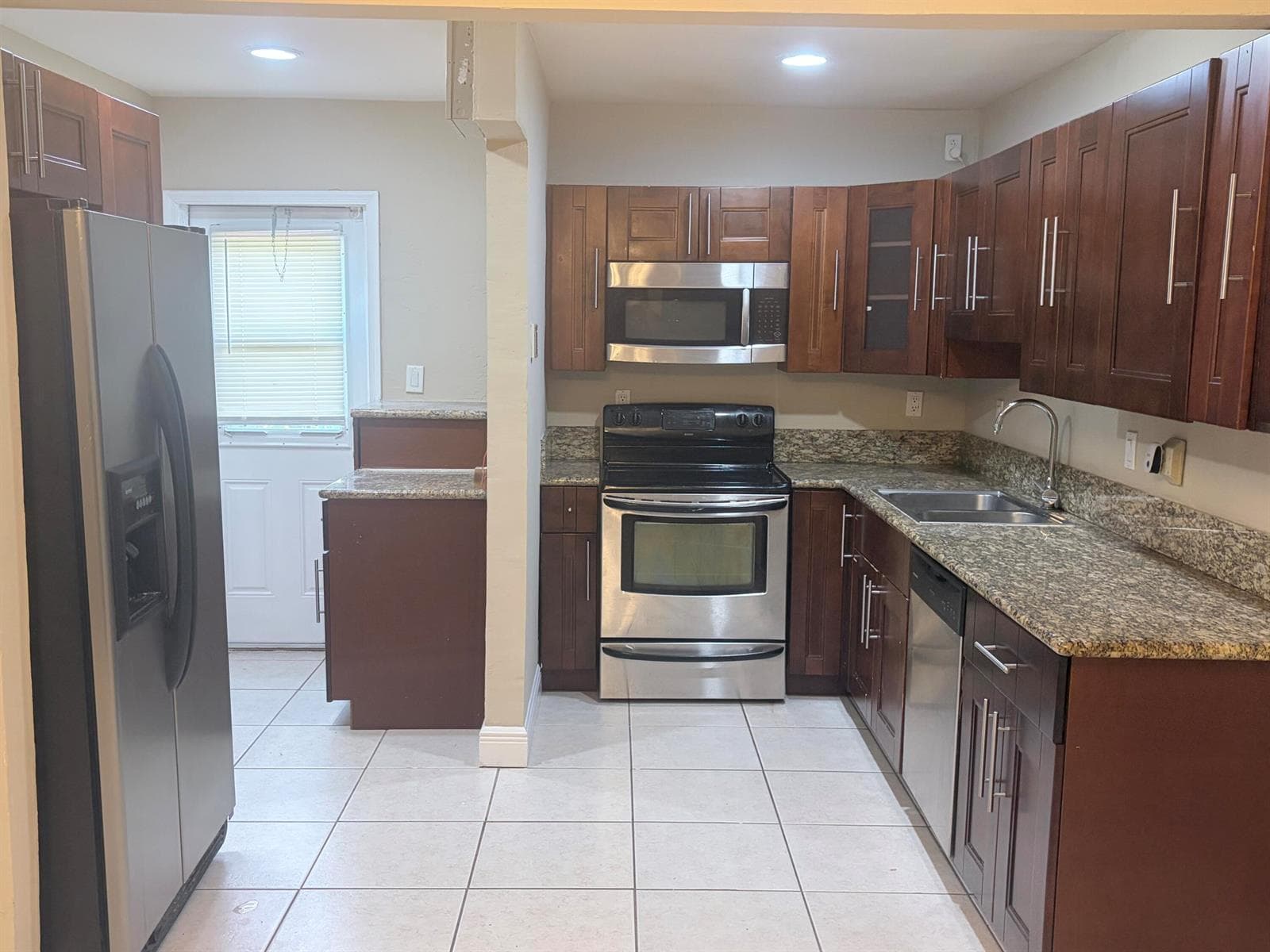 7302 WESTWOOD Drive, Tamarac, FL 33321 photo 4