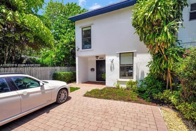 2869 W Trade Ave, Miami, FL 33133 photo 2