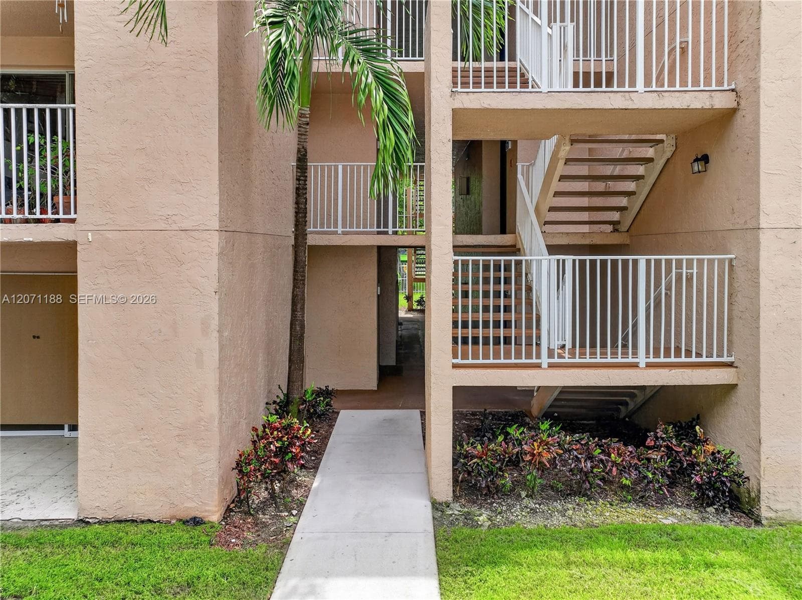 15780 SW 106th Ter # 104, Miami, FL 33196 photo 2