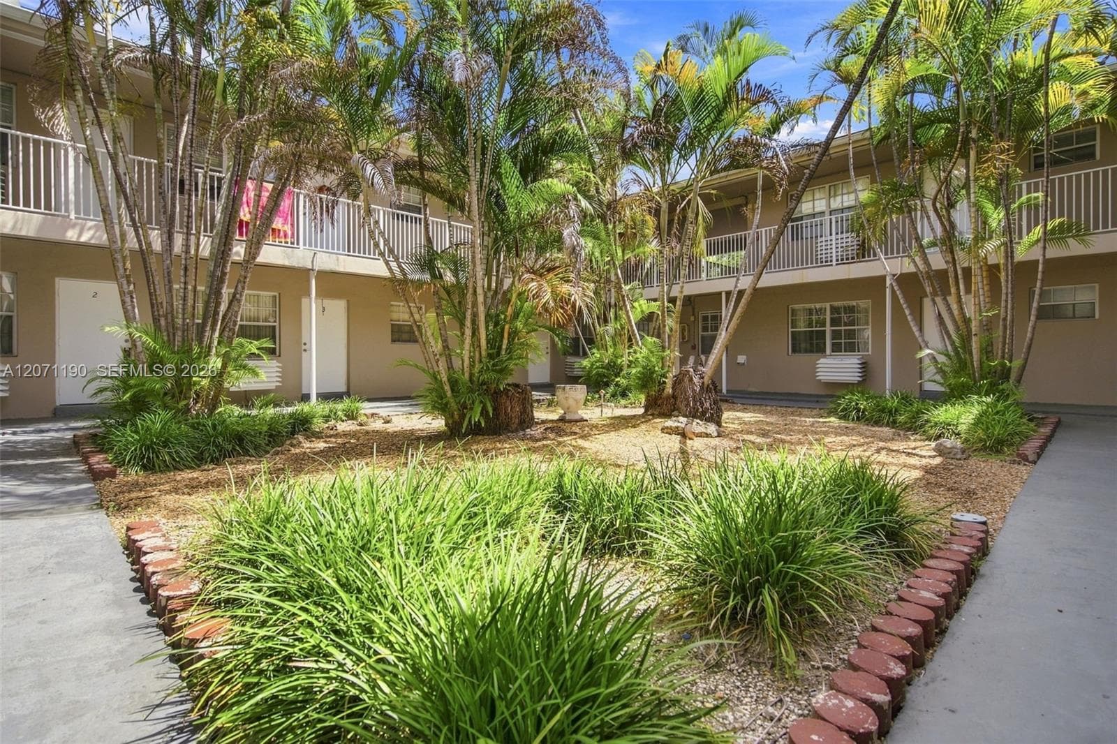 6511 Santona St # C6, Coral Gables, FL 33146 photo 2