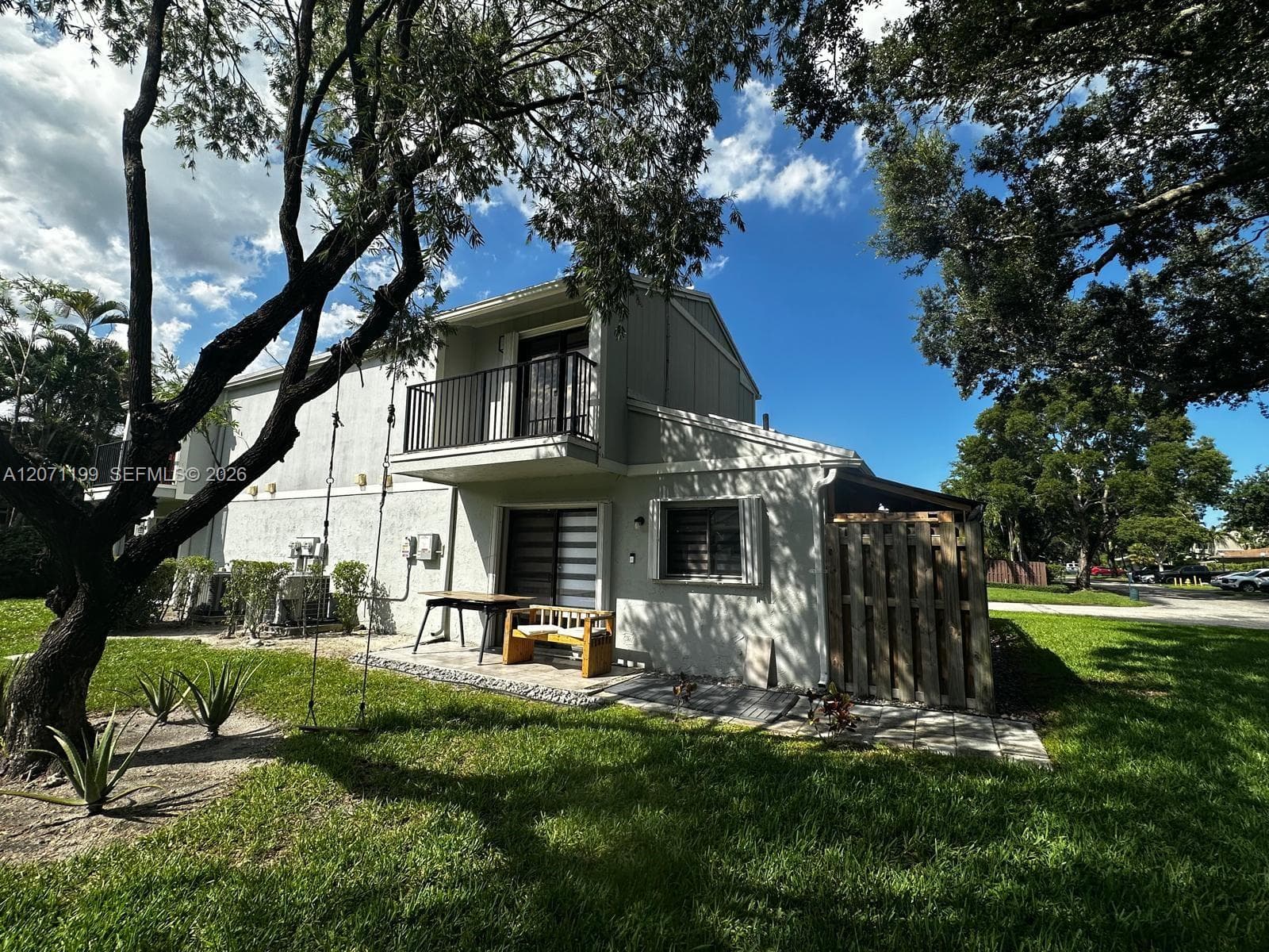 13290 NW 7th St, Plantation, FL 33325
