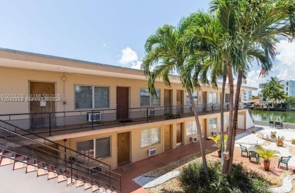 8210 Byron Ave # 21, Miami Beach, FL 33141